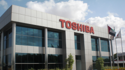 Nhắc đến Toshiba, lại nhớ 5 tượng đài làng công nghệ gục ngã và phải bán mình