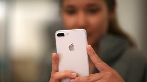 Tính năng mới trên iPhone 8 giúp Apple thoải mái "hút máu" người dùng mà họ không hề hay biết, trái lại còn cảm thấy vô cùng thích thú