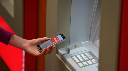 Mỹ: Rút tiền từ cây ATM bằng smartphone, không cần thẻ