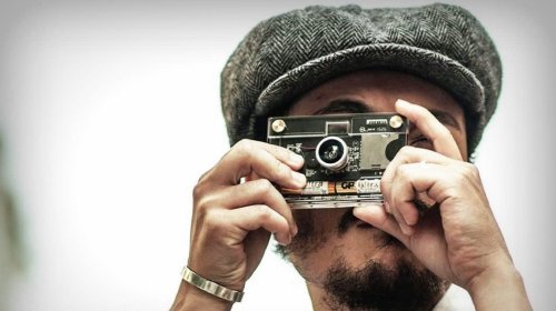 Đây là chiếc máy ảnh siêu nhỏ gọn, trong suốt và đặc biệt là bạn có thể tự ráp được nó một cách dễ dàng