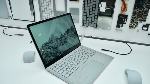 Cận cảnh Microsoft Surface Laptop: Một vẻ đẹp chát chúa