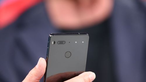 Essential Phone sẽ có ứng dụng trợ lý ảo riêng, không phải Google Assistant