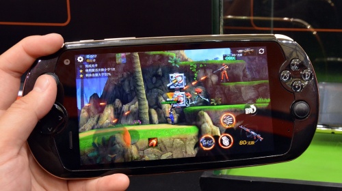 Smartphone Trung Quốc chuyên chơi game: nhìn y chang PS Vita, RAM tối đa 8GB, màn 6 inch, chip MediaTek, pin 6.000 mAh, giá từ 280 USD