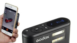 Godox bất ngờ ra mắt đèn flash rời dành cho... điện thoại