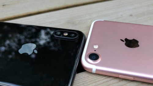 Xuất hiện bộ ảnh mọi góc cạnh iPhone 8 màu đen đọ dáng iPhone 7 màu vàng hồng