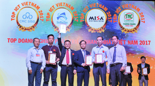 Hội Tin học TP.HCM trao giải thưởng CNTT-VT cho doanh nghiệp Việt
