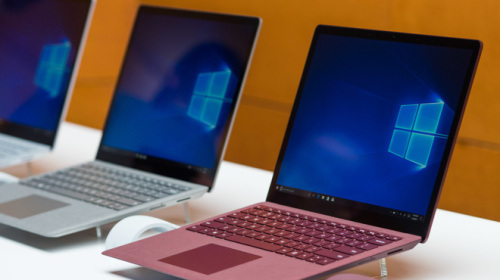 “Surface là thương hiệu laptop duy nhất có thể cạnh tranh với MacBook của Apple”, khảo sát này có thể khiến Microsoft thay đổi