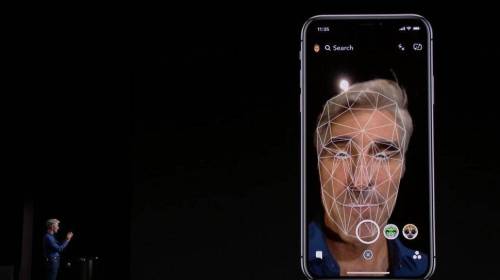 Video chứng minh con cái có thể "hack" iPhone X của bố mẹ qua Face ID