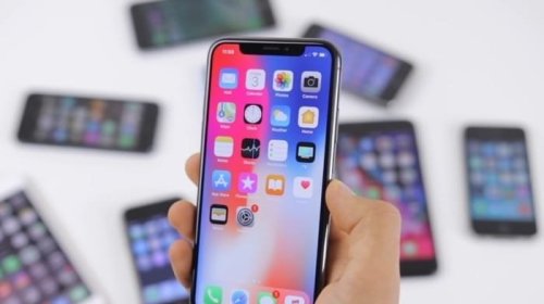 iPhone X cháy hàng trên sân nhà Samsung