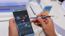 Galaxy Note FE đến tay người tiêu dùng Việt Nam: 20.000 đơn đặt hàng, 57% chọn màu xanh Blue Coral