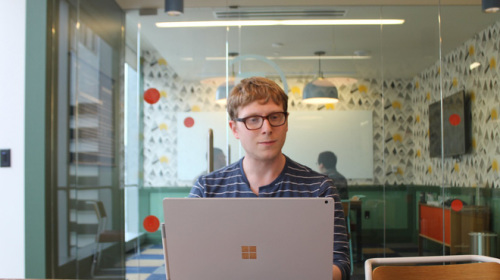Đây là lý do tại sao tôi dùng iPhone thay vì Android nhưng lại thích máy tính Windows hơn Mac