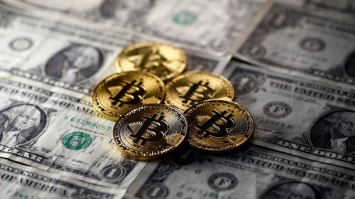 Mặt tối 'chơi tiền ảo': 1/5 nhà đầu tư đi vay tiền để 'đánh Bitcoin' và cứ 4 người thì có 1 người không thể trả nổi nợ!