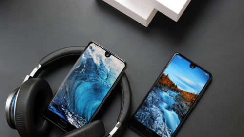 Thì ra đây là đứa con thất lạc bấy lâu nay của iPhone X, nhưng do Sharp sản xuất