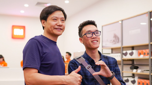 CEO Xiaomi Lei Jun thăm Việt Nam: Nức nở khen phở ngon, hứa sẽ mở thêm nhiều cửa hàng