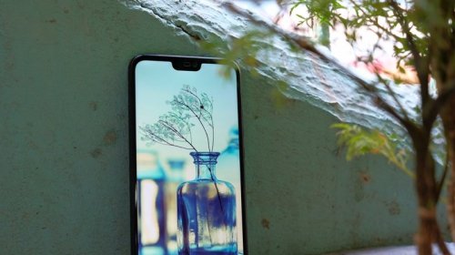 Huawei Nova 3e: Màn hình tai thỏ, camera kép, mặt lưng kính