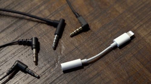 Apple bỏ hẳn cổng cắm tai nghe jack 3.5mm trên iPhone 2018