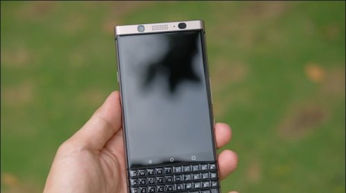 Trải nghiệm BlackBerry Keyone Bronze: bản sắc Dâu đen