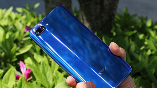 Trào lưu màn hình to như máy tính bảng đã quay trở lại, Honor Note 10