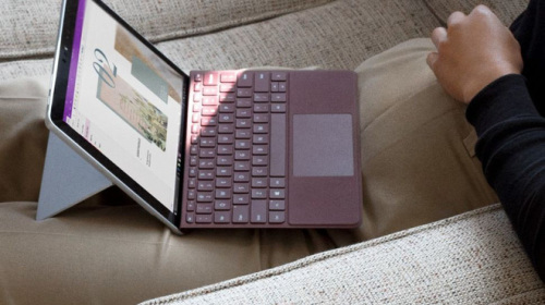 Microsoft có thể giới thiệu công nghệ sạc không dây "cực nhanh" cho các thiết bị Surface