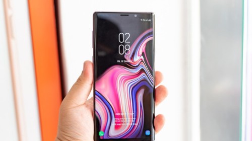 Gặp khó khi xem thông báo qua thanh công cụ vì màn hình Galaxy Note9 quá lớn