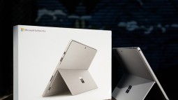 Microsoft Surface Pro 6 sẽ có giá bán tương đương với phiên bản năm ngoái, bắt đầu từ 799 USD