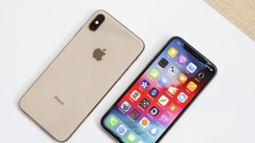 So với iPhone XS Max, Huawei Mate 20 Pro có những điểm gì để cạnh tranh?