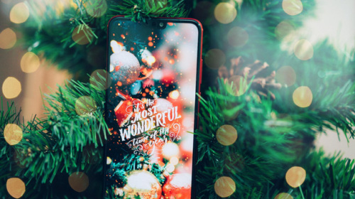 Bộ bí kíp lựa smartphone làm quà tặng bạn gái dịp Giáng Sinh chắc chắn khiến nàng "đổ rụp"