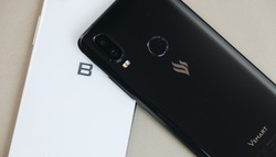 So sánh Vsmart Active 1 và Bphone 3: Smartphone Việt nào đáng mua hơn?