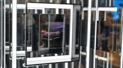 [MWC 2019] Samsung biến Galaxy Fold thành 'tàng hình' để che nếp gấp màn hình