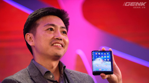 Chân dung kẻ vô danh dám ngáng đường cả Samsung và Huawei trong cuộc đua smartphone màn hình gập