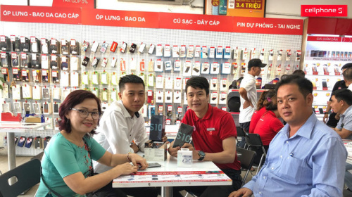 Galaxy S10|S10+ chính thức lên kệ CellphoneS từ ngày 8/3, trở thành một trong những chiếc Galaxy S có lượng đặt cọc nhiều nhất.