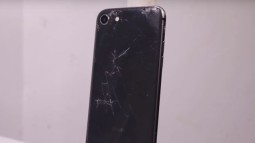 YouTuber mua iPhone 8 đã hỏng từ eBay với giá 200 USD, sửa xong đẹp không khác gì hàng mới 750 USD