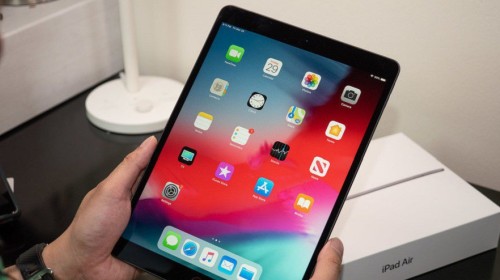 Mặc dù iPad đang bán chạy nhưng tương lai của tablet vẫn còn rất mù mịt