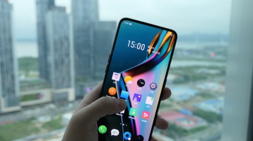 Lộ ảnh thật của Realme X, màn hình không khiếm khuyết chiếm 91,2% mặt trước, camera trượt dùng được 200.000 lần