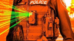 Nhà sản xuất camera gắn thân cho cảnh sát Mỹ dừng cung cấp công nghệ nhận dạng khuôn mặt vì lo cảnh sát sẽ bắt nhầm