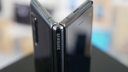 Bắt gặp Galaxy Fold được sử dụng ngoài thực tế, phải chăng Samsung đã hoàn tất việc sửa chữa và đang tiến hành thử nghiệm