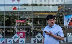 Hàng loạt nhà mạng lớn "bùng" đơn đặt hàng điện thoại Huawei