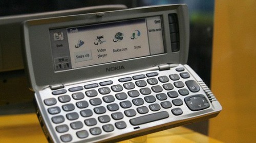 Nhìn lại Nokia 9210 Communicator: Chiếc điện thoại trong mơ của những ai ao ước làm doanh nhân thành đạt 19 năm trước