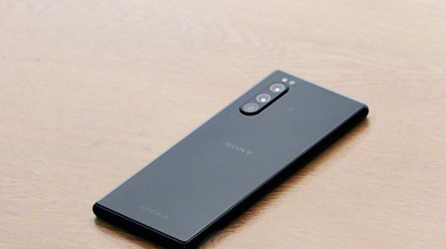 Flagship mới của Sony bị lộ ảnh thực tế trước ngày ra mắt, có thể là Xperia 2