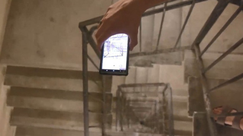 YouTuber kiểm chứng độ bền của Galaxy Note 10 bằng bài thử nghiệm thả rơi Galaxy Note 10 từ cầu thang cao gần 100 mét
