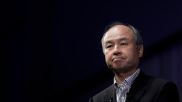 Chuyện gì đang xảy ra với tỷ phú "liều ăn nhiều" Masayoshi Son: Công ty thua lỗ, các startup đầu tư cũng thua lỗ, định giá giảm tới 1 nửa, nguy cơ trắng tay