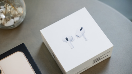 Rò rỉ hình ảnh thực tế đầu tiên của vỏ hộp sạc AirPods Pro, tiết lộ thiết kế mới