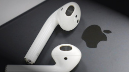 Đây là chiếc tai nghe AirPod độc nhất quả đất, bạn muốn làm mất cũng khó vì nó to như máy sấy tóc