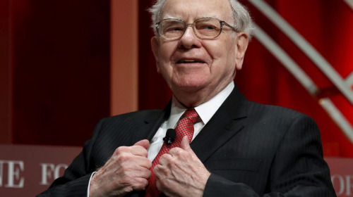 Tỷ phú Warren Buffett vừa bán 800 triệu USD cổ phiếu Apple