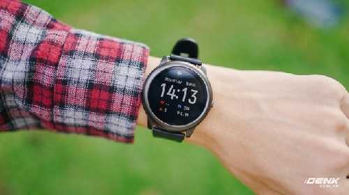 Trên tay smartwatch Haylou Solar: Thiết kế ổn, pin 30 ngày, chống nước IP68, giá 700.000 đồng