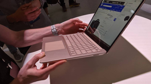 Surface Laptop 4 có thể được trang bị dòng CPU AMD Ryzen 4000