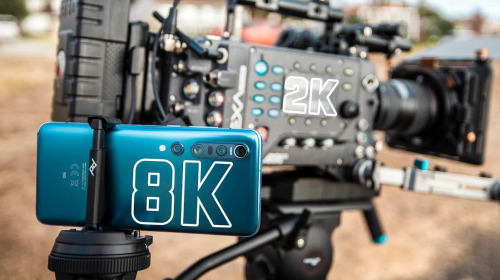 Camera chiến: So sánh smartphone quay video 8K với máy quay phim Hollywood chuyên nghiệp 10 năm tuổi