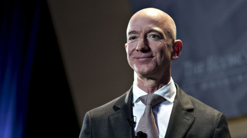 Tỷ phú Jeff Bezos lập kỷ lục khi kiếm được 13 tỷ USD chỉ trong một ngày