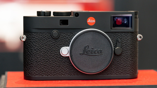 Đập hộp máy ảnh Leica M10-R: Vẫn là nét lạnh lùng hấp dẫn, cảm biến 40-megapixel, giá 219 triệu đồng