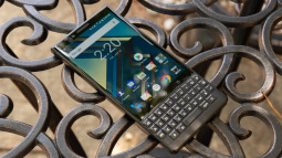 Điện thoại BlackBerry 5G với bàn phím QWERTY sẽ ra mắt vào năm 2021